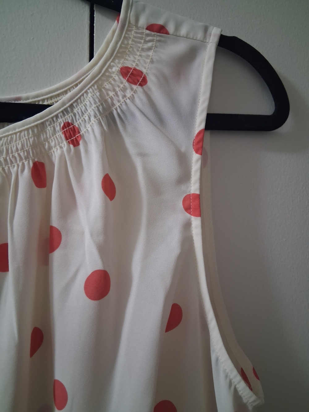 Talbots Cream Sleeveless Polka Dot Blouse with Coral Dots - Picture 8 of 8